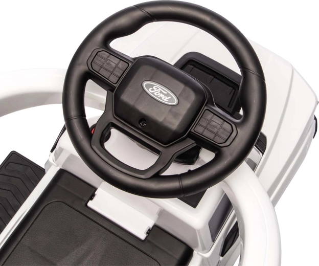 Realistické detaily Ford a volant se zvuky