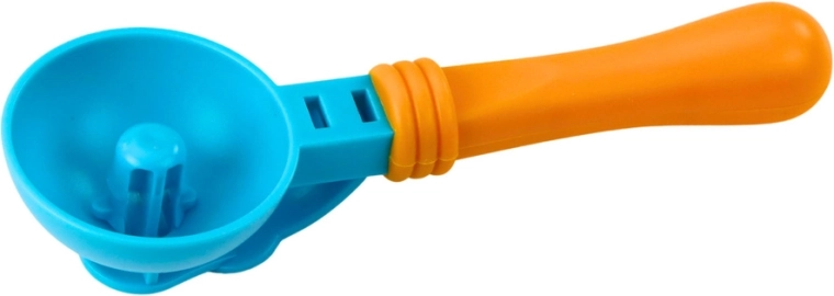 Funkční naběračka pro snadné tvoření kopečků