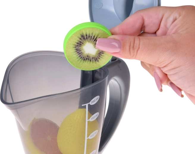 Odnímatelný džbán s měrkou