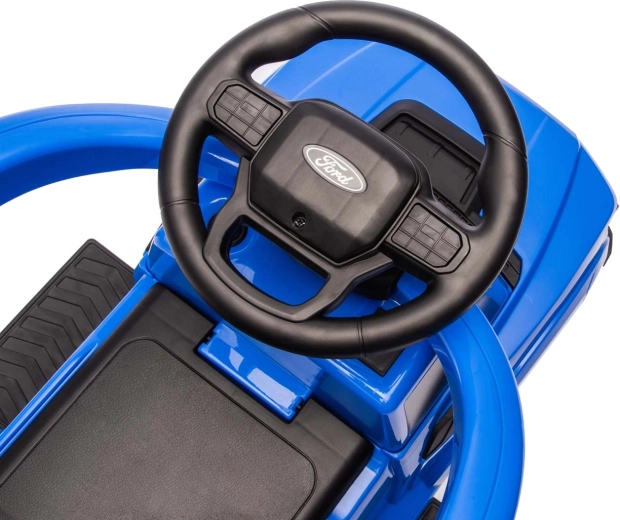 Realistický design Ford + zvuky na volantu