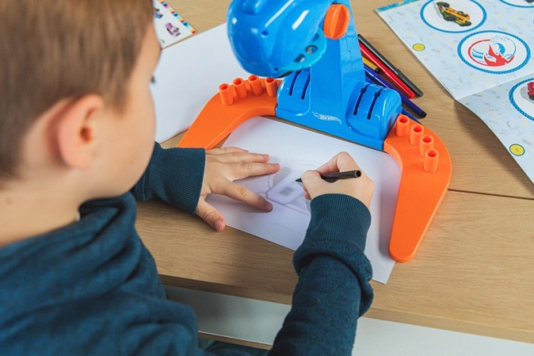 LED projektor pro snadné obkreslení