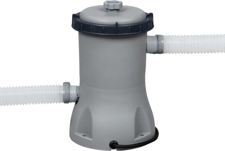 Čistá voda díky filtrační pumpě a kartušovému filtru