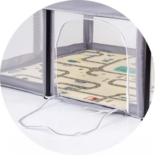 Zipová boční dvířka pro snadný vstup