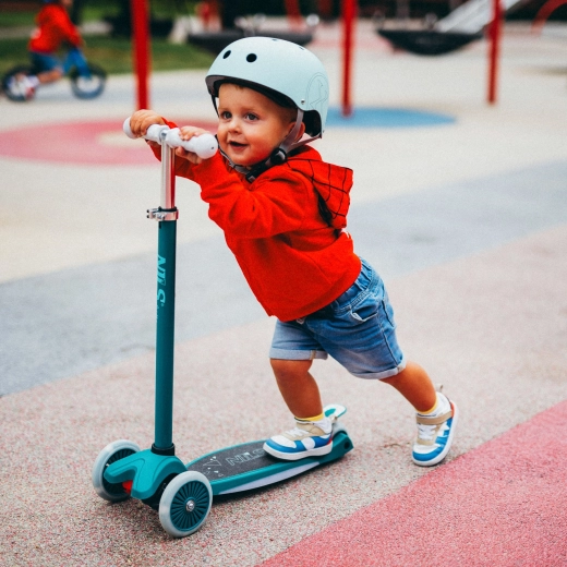 Stabilní tříkolová konstrukce a řízení váhou