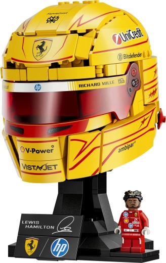 Ikonická helma v barvách Ferrari