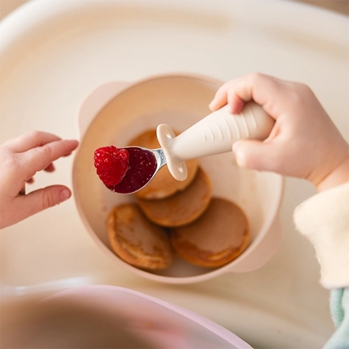 Ergonomická, protiskluzová rukojeť pro malé ruce