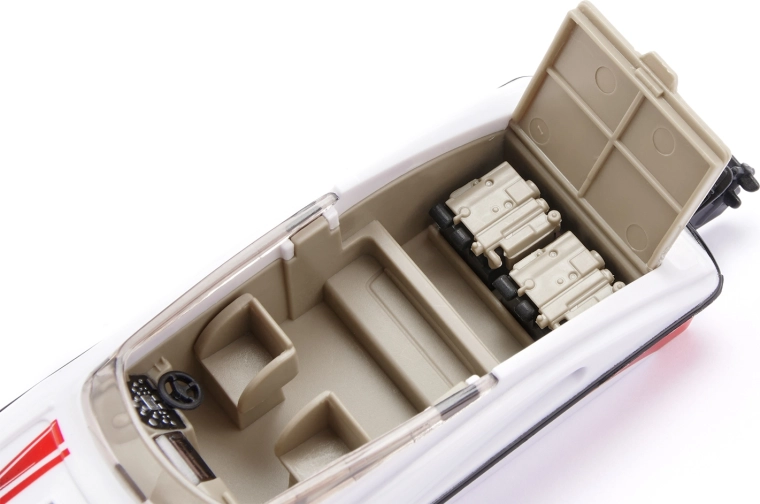 Detailní sportovní člun s otevírací částí