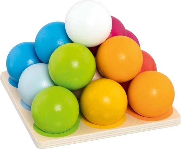 Dřevěná stavební pyramida z barevných kuliček