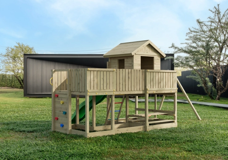 Domeček s terasou a bezpečný přístup