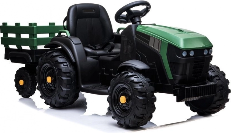 Zelený vojenský traktor s přívěsem na baterii