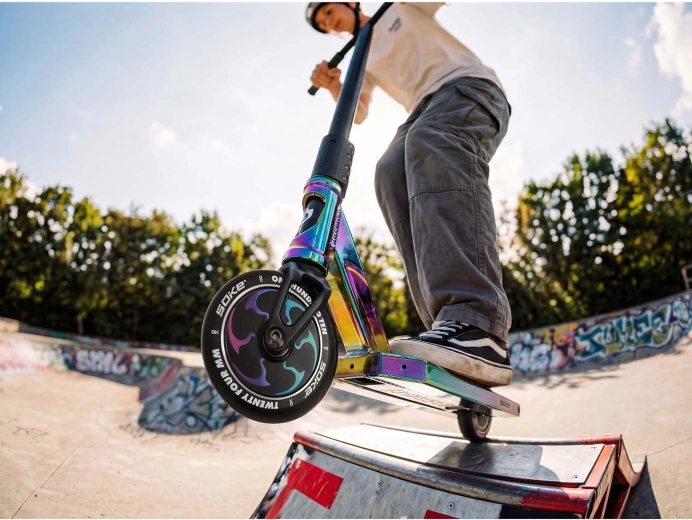 Široký boxed deck pro stabilní grindy