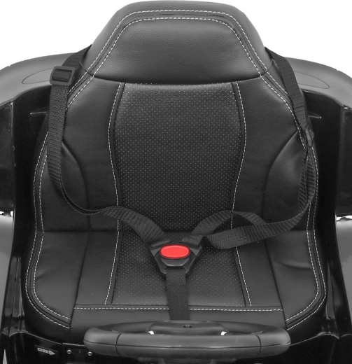 Luxusní interiér s ekokůží a multimédii