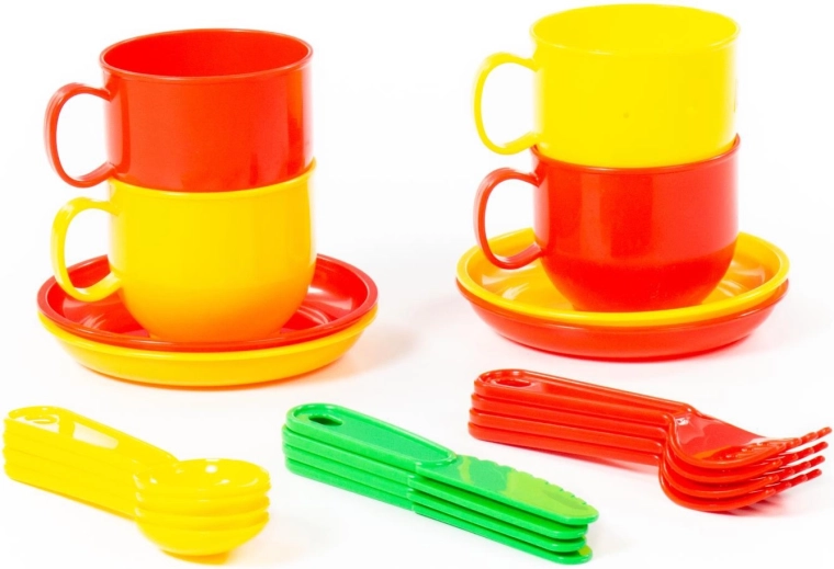 Kompletní výbava pro 4 malé strávníky