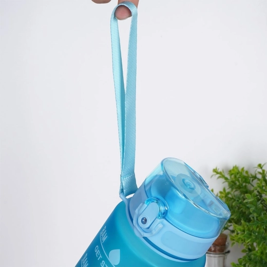 Těsné flip víčko a pítko na jedno stisknutí