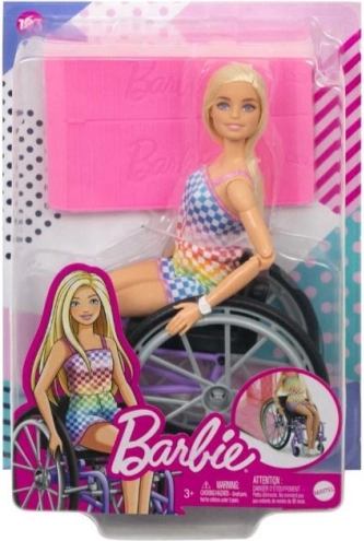 Barbie Fashionistas panenka na vozíku s kostkovaným oblečením