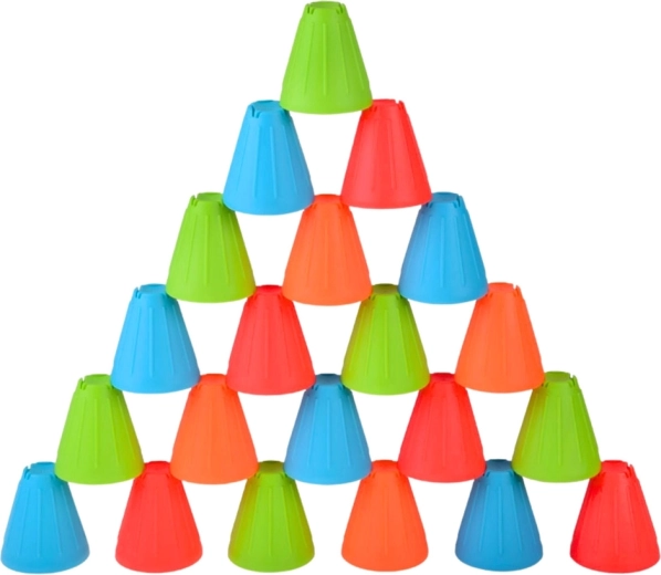 Stohovatelné trojúhelníkové kelímky