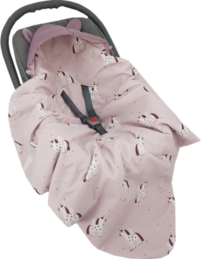 Bezpečné uchycení v autosedačce bez rozepínání pásů