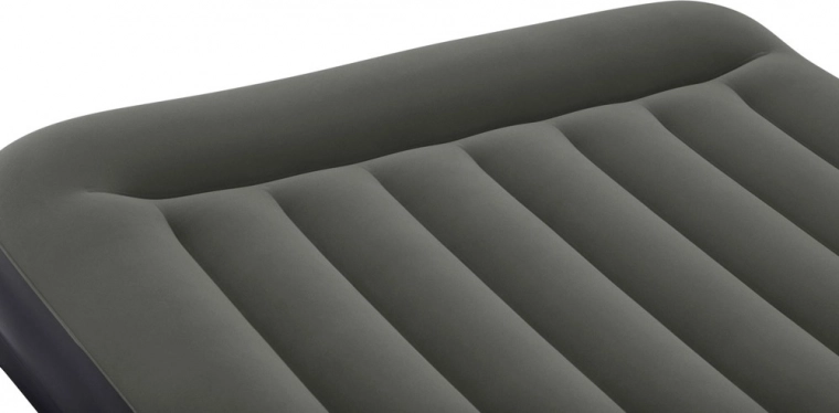 Pohodlný velurový povrch a integrovaný polštář