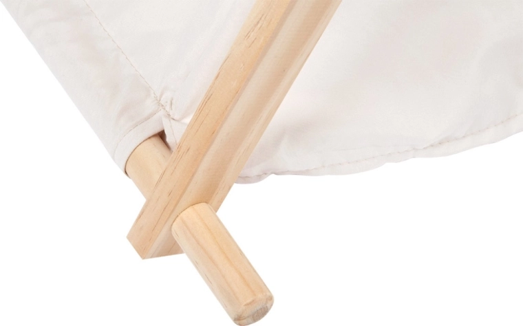 Přírodní dřevo a kvalitní látka