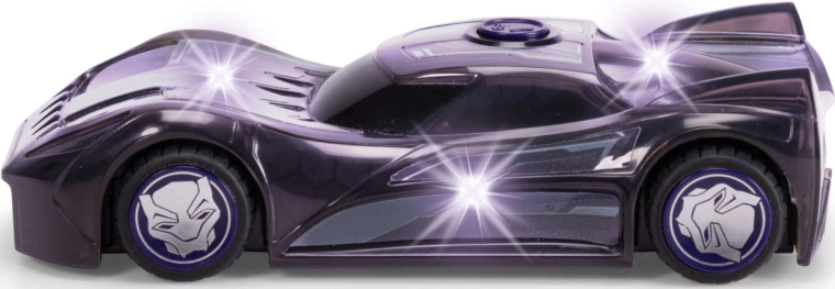 Autentické zvuky vozu i postavy