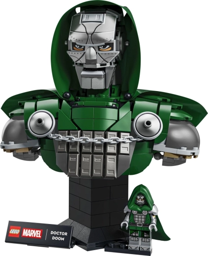 Minifigurka Doktora Dooma součástí