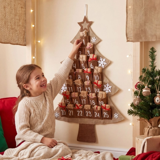 Filcový adventní kalendář vánoční stromeček 85 × 60 cm