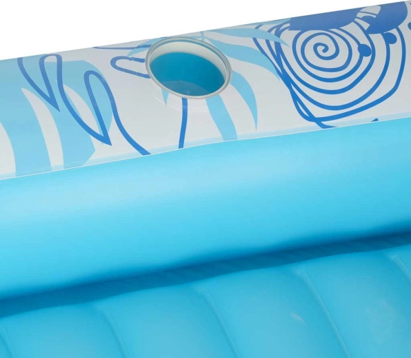 Držáky na nápoje a vše po ruce