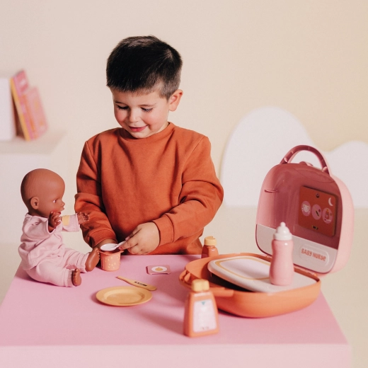 Kompaktní kufřík 2 v 1: úložiště i herní stanice