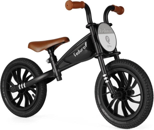 Motocyklový design a pevný kovový rám