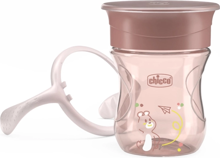 Roste s dítětem: od sippy po otevřený kelímek