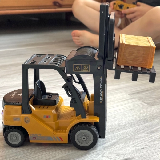 Realistické zvedání nákladu