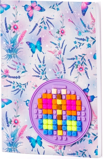 Hravý motiv motýlů, který potěší