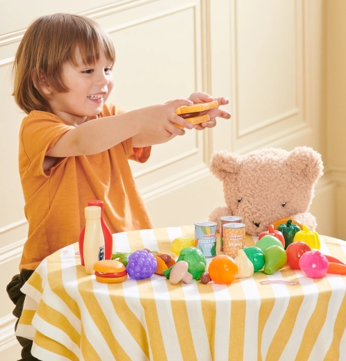 Podporuje fantazii a sociální dovednosti