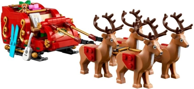 Detailní červené sáně se zlatými akcenty