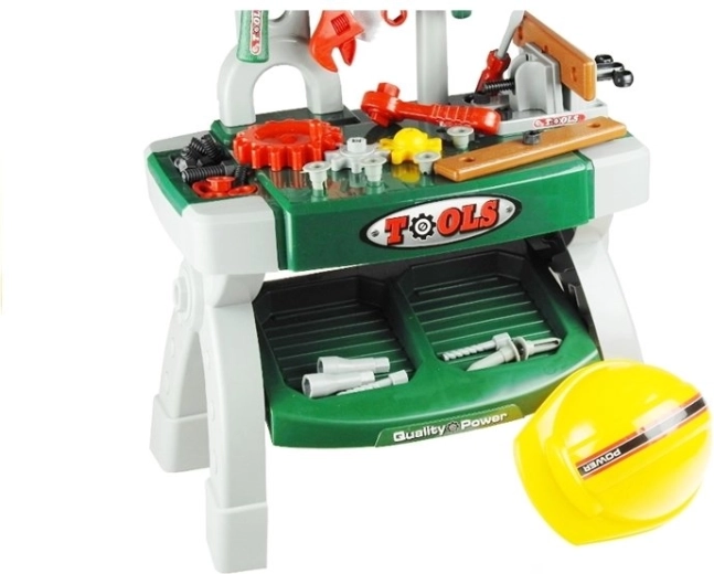 Bohaté příslušenství včetně helmy