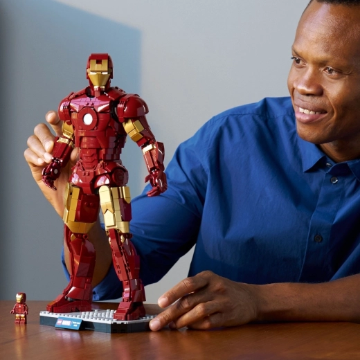 Součástí minifigurka Iron Mana