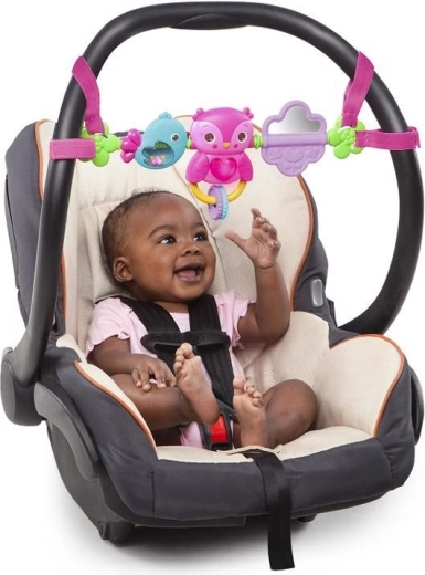 Snadné připevnění na kočárek i autosedačku