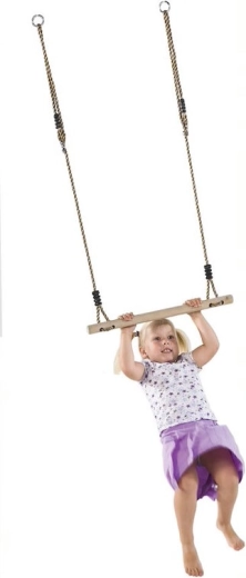 Odolná dřevěná hrazda pro aktivní hraní