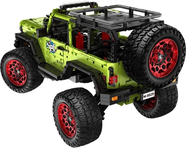 Působivý model z 2121 dílků
