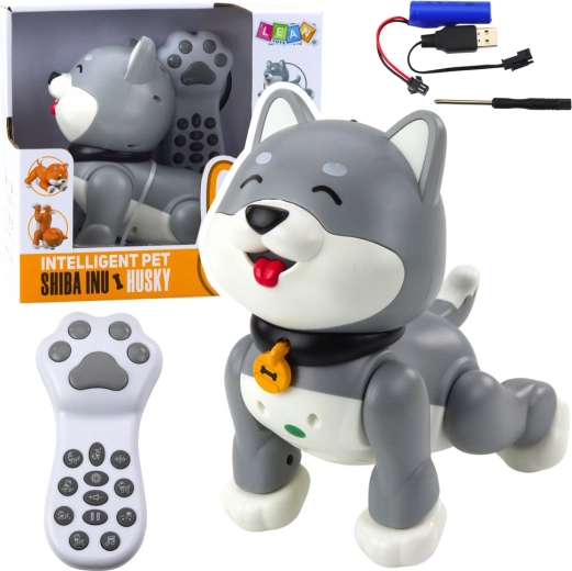 Interaktivní robotický pes Husky na dálkové ovládání a hlasové povely – šedý