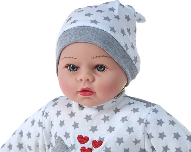 Realistický vzhled a příjemný outfit