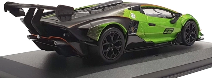 Věrný závodní vzhled Lamborghini