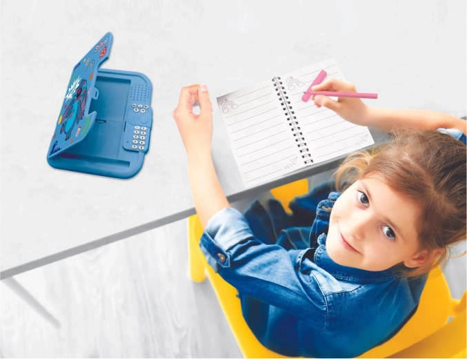 Praktická výbava pro pořádek na stole