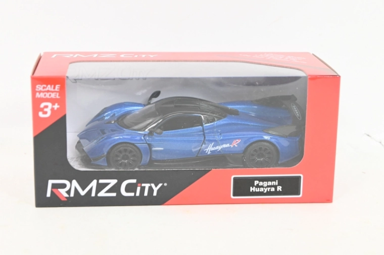 Model auta Pagani Huayra R v modré barvě