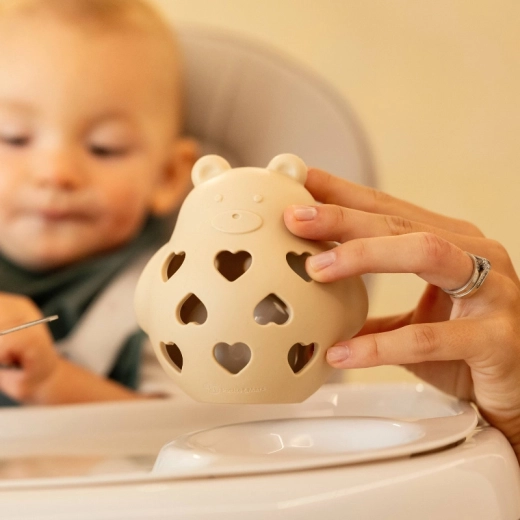 Chrastítko a kousátko v jednom