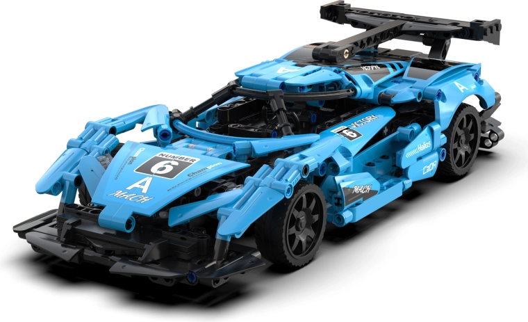 Realistické detaily a LED světla