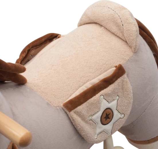 Měkký plyš a pohodlné sedlo