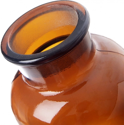 Široké hrdlo pro snadné plnění