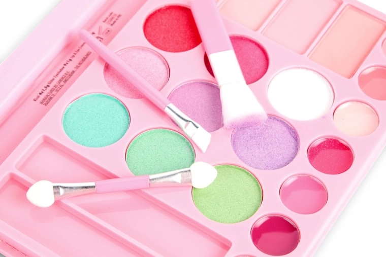 Barevné paletky pro kreativní líčení