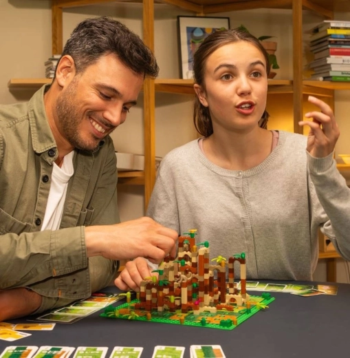 Pro 2–4 hráče, svižná strategická partie